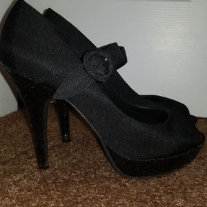 Black peep toe heels w/glittery platform and heels